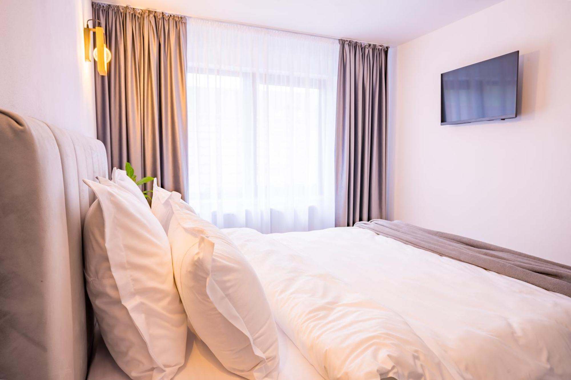 Casa Zuz Voronet Hotel Gura Humorului Ngoại thất bức ảnh